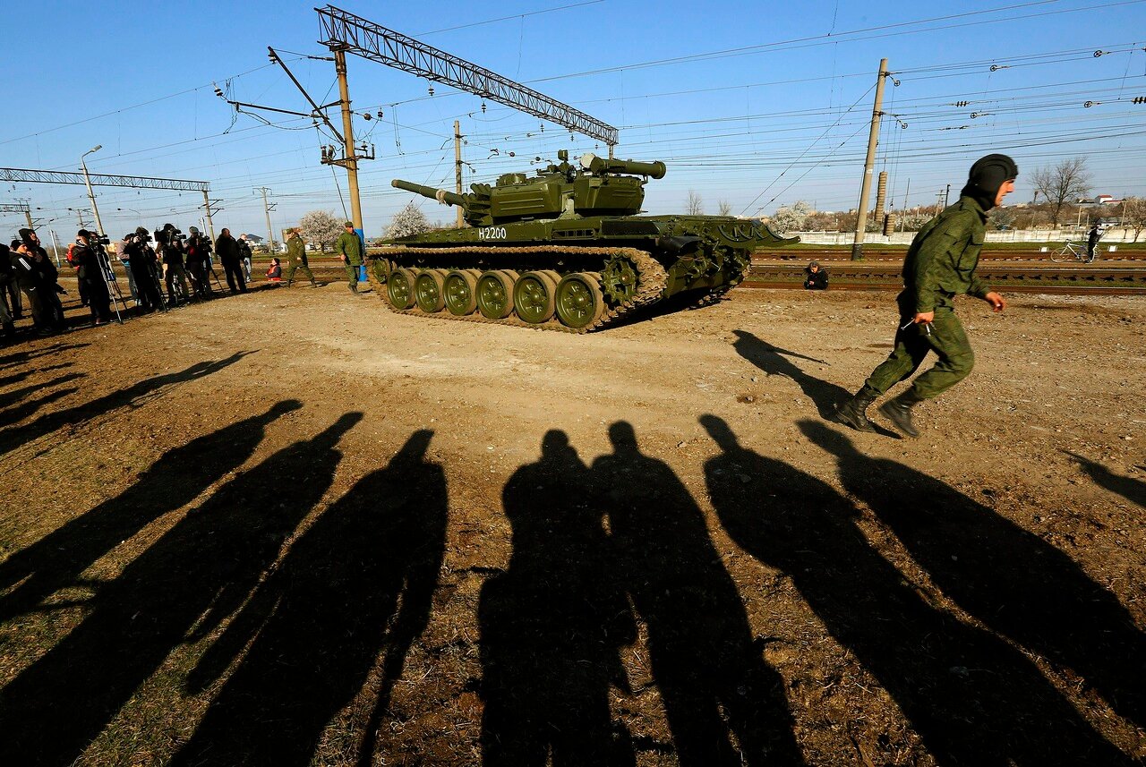 التصعيد العسكري الروسي بشبه جزيرة القرم الأوكرانية  - صفحة 13 0_8d017_5cd3dc36_XXXL