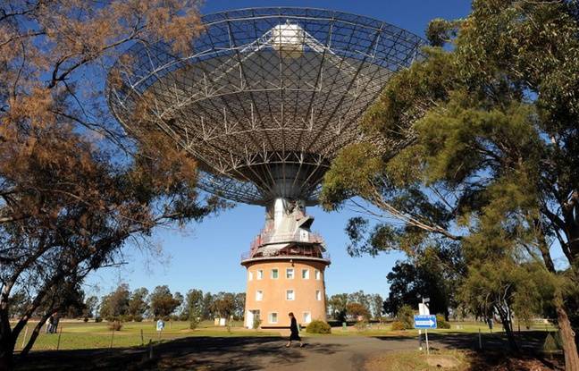 influence d'une civilisation extraterrestre sur le rayonnement d'un astre ? 648x415_radiotelescope-parkes-australie