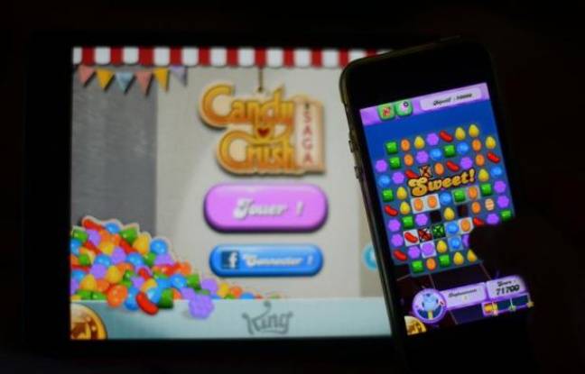 Un Américain se fait une tendinite du pouce en jouant à «Candy Crush» 648x415_jeu-candy-crush-saga-telephone-a-rome-25-janvier-2014