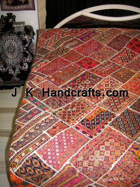 من بقايا فساتين السهره القديمه عملوا مفارش باتش ورك  استايل هندى  Handmade_PATCHWORK_Beddings_Sari_Bedspreads