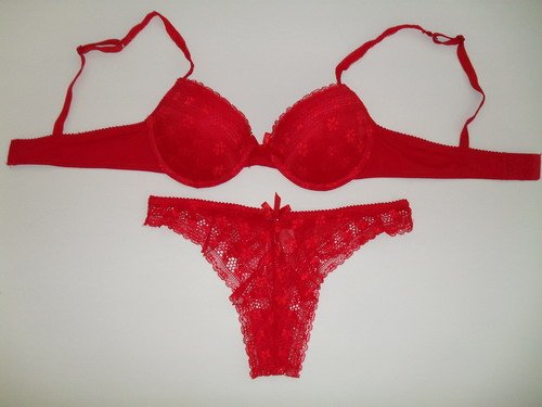 DE ROJO PASIÓN ... - Página 7 Lace_hot_red_bra_set