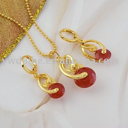  المجوهرات الذهبية Newest_delicate_gold_jewelry_sets