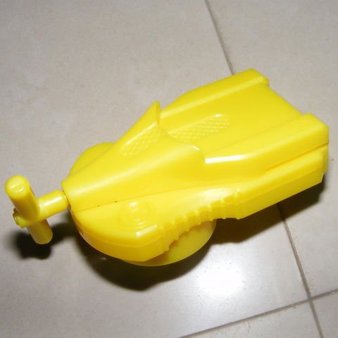 String Launcher Amarillo Beyblade_string_launcher