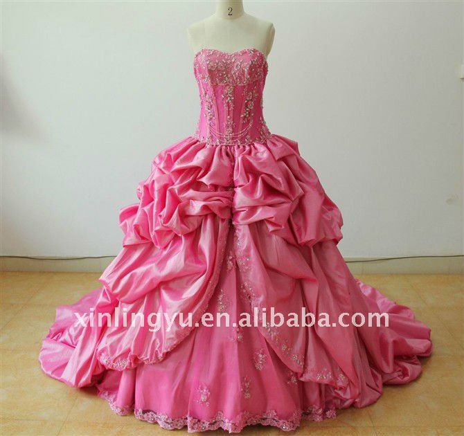  .فساتين بسيطة والوان مختلفة + كيكآت Red_silk_wedding_dresses