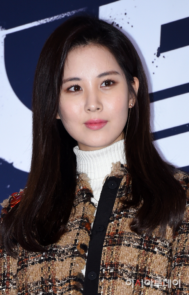 [PIC][01-11-2016]SeoHyun tham dự buổi công chiếu VIP của Movie "Split" vào tối nay 2016110101000170800008261