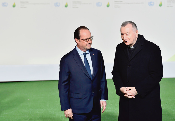 Nouveau départ pour les relations France Saint-Siège Francois-Hollande-avait-rencontre-cardinal-Pietro-Parolin-lors-conference-pour-climat-novembre-2015_0_730_503