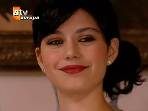 احمل الصور للمثله التركيه المعروفه باسم سمر BerenSaat_084