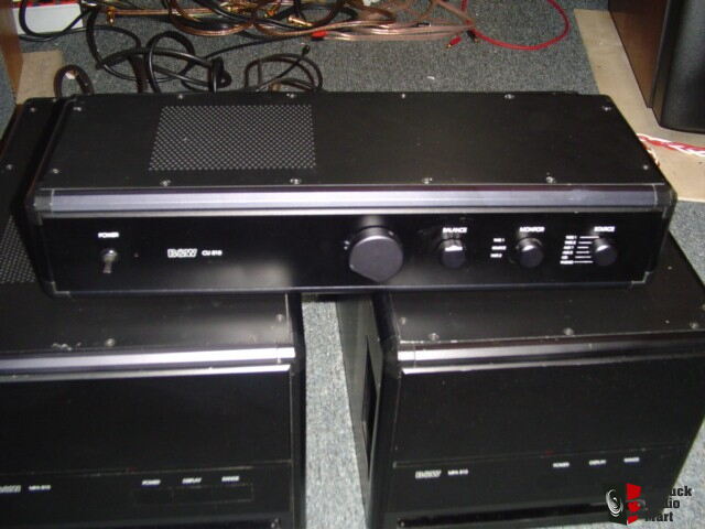 Chi lo ricorda? B&W CU 810!!! 7941-rare_bw_mpa810_monblock_power_amps_with_matching_cu810_preamplifier