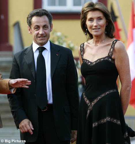 Srie "Separados no nascimento" vol I SarkozyWifeBIG_468x500