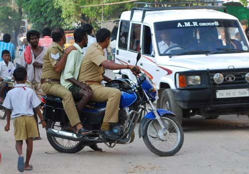 போலீசார் மீது யார் நடவடிக்கை எடுப்பது 311104cd1a098e041b