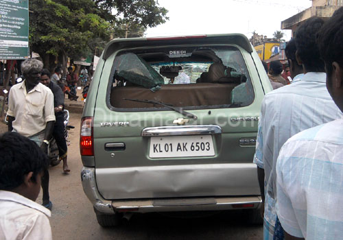 முல்லை பெரியாறு  அணை போராட்டம் - 4 மாவட்டங்களில் கடை அடைப்பு - ஒருவர் தற்கொலை  - Page 2 Gallerye_010356899_362826