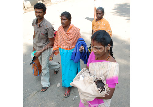 முல்லை பெரியாறு  அணை போராட்டம் - 4 மாவட்டங்களில் கடை அடைப்பு - ஒருவர் தற்கொலை  - Page 2 Gallerye_01053282_362826