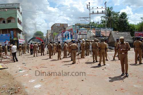 ஜான்பாண்டியன் கைது: பரமக்குடியில் கலவரம்; போலீஸ் துப்பாக்கி சூட்டில் 3 பேர் பலி Gallerye_155423154_311274