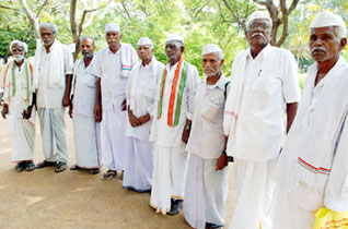 பென்ஷனுக்கு "போராடும்' தியாகிகள் : கலெக்டர் அலுவலகத்துக்கு கால் கடுக்க நடக்கும் அவலம் Large_145466