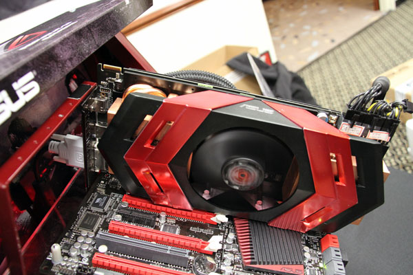  Asus HD 5970 Ares: Radeon HD 5870 X2 rekorlarla geliyor Asusrogares_2_dh_fx57