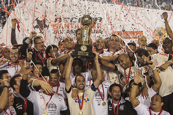 Corinthians derrota a Sao Paulo y conquista la Recopa Sudamericana Corin_234314