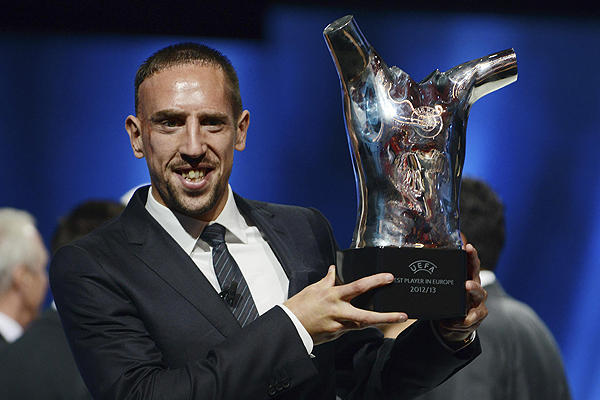 Ribery le gana a Messi y se queda con el premio al Mejor Futbolista de la UEFA Ribery_134545