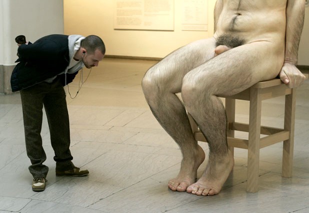 Ron Mueck; escultor hiperrealista-[+18] File_20076251169