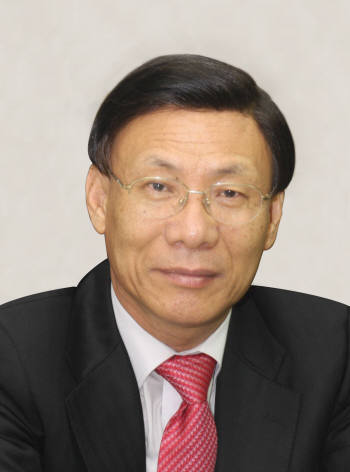 مدير مؤسسة الطاقة النووية والمياه الكوريا كيم جونغ شين  208242_20111114165104_764_0001