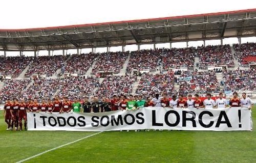 El Real Madrid y el fútbol español se vuelcan con Lorca   Fotonoticia_20110518210210_500