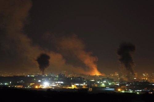 Conflicto en Medio Oriente :  Israel  ataca a Gaza y  amenaza a Siria y Líbano Fotonoticia_20121114233217_500