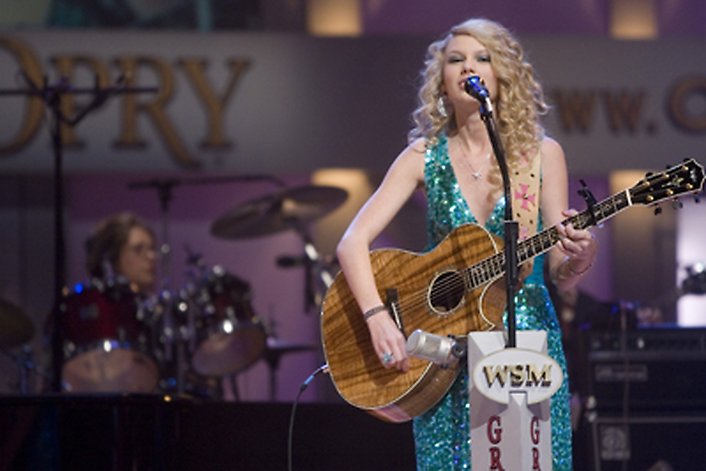 موسوعة صور تايلور سوفت فى جميع حفلاتها Opry_taylorswift07_h_j