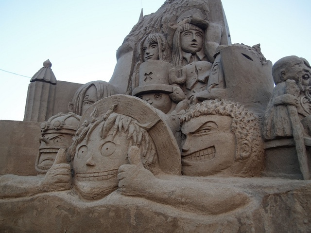 80-ton Colossal Titan sand sculpture  Ku-xlarge