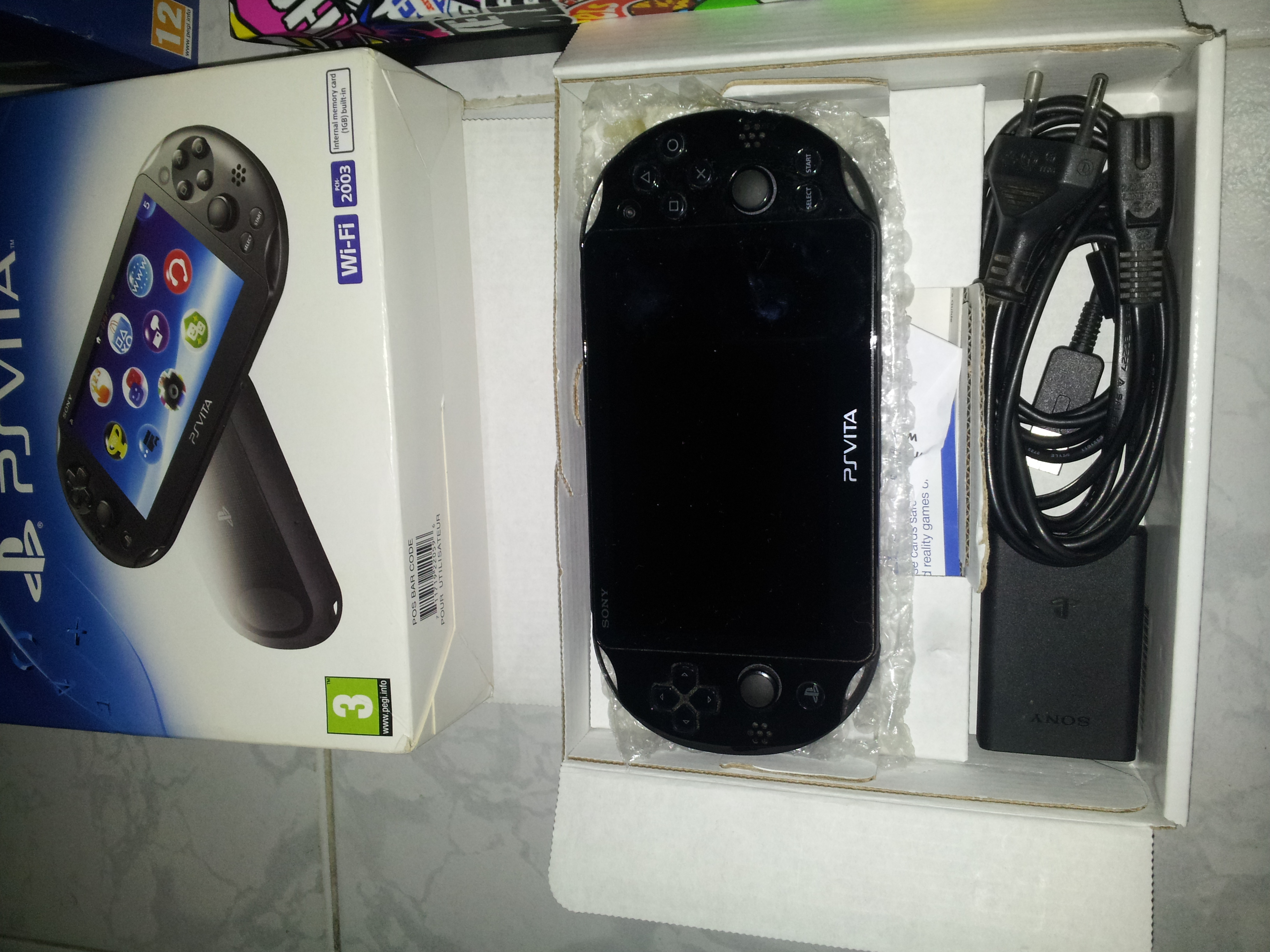 [Vendo] - PlayStation Vita + jogos + Memoria 32 GB 557caac28f66d5e8dfdf31ea0ef2bab43688f037