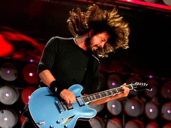 Guitarristas y su Guitarras (El Topic) Dave-Grohl