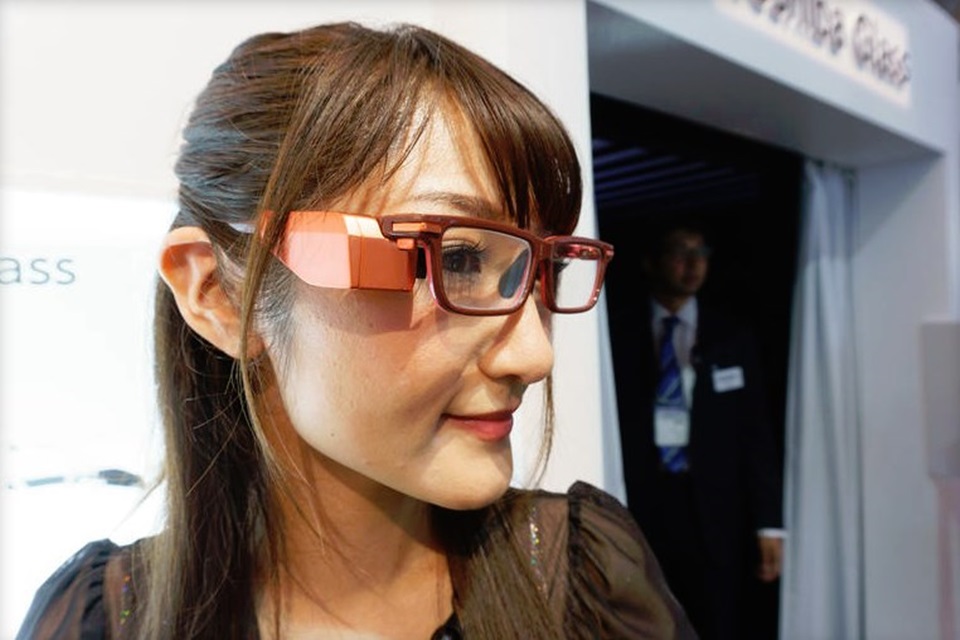 [News] Toshiba apresenta protótipo de concorrente do Google Glass 09085710375008