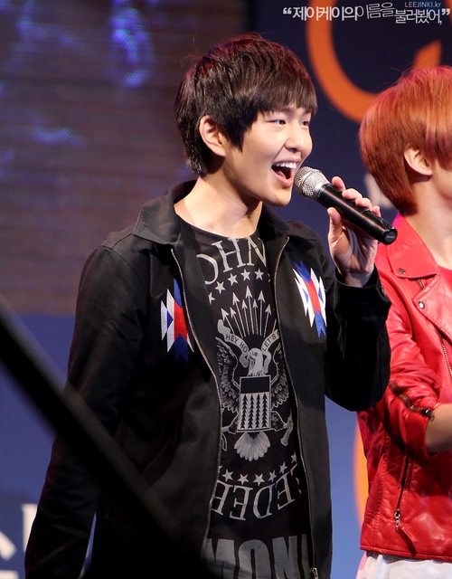 2011.04.28 SHINee at Yonsei University [part 2] QyVhrl