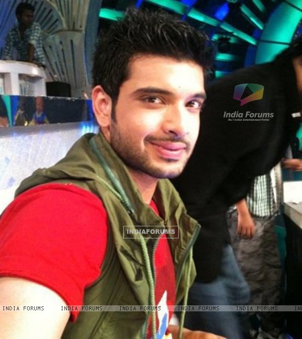 صور كاران كوندرا (سعود ) كريتيكا كامرا ( هنادي ) سجين الحب 148939-karan-kundra-on-the-sets-of-zara-nachke-dikha