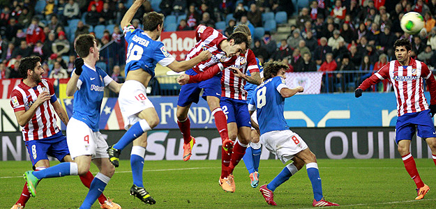 Un gol de Godín, botín del Atlético para San Mamés 1390512447982