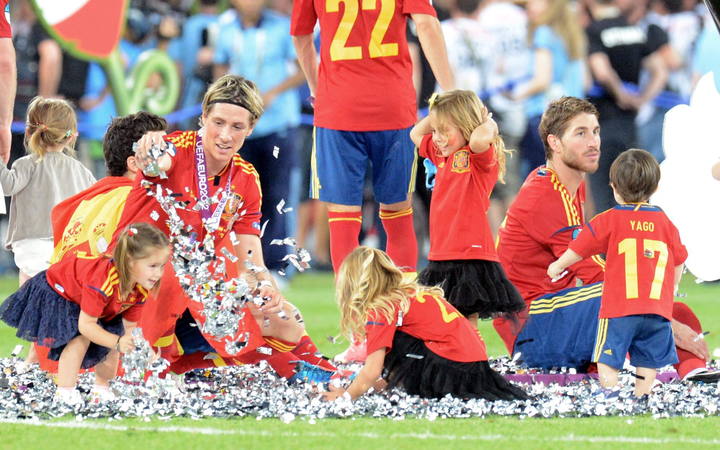 Partido de futbol de la fase final de la “UEFA EURO 2012” - Página 6 1341200044537