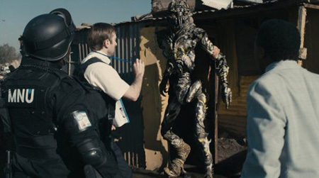 [Mini-HD] District 9 ยึดแผ่นดินเปลี่ยนพันธุ์มนุษย์ เมื่อมนุษย์กลายเป็นเอเลี่ยนกุ้ง!? แรงๆ D-9_04