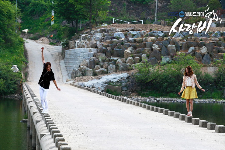 [OTHER][29-05-2012]TAETISEO GHÉ THĂM TRƯỜNG QUAY "LOVE RAIN" CỦA YOONA - Page 11 Making29_07