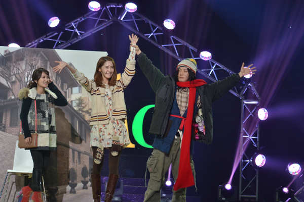 [CAPS]  Yoona en las grabaciones del Gag Concert 13581537207498_0