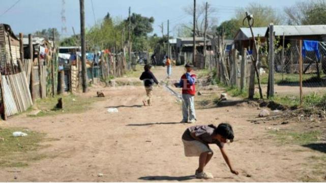 La pobreza alcanza al 27,5% de las personas, según la UCA Tmb1_588091_20140425175830