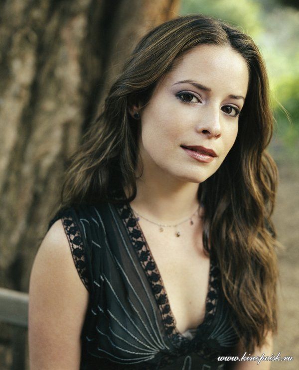 Опиши предишният със снимка 3216434_Holly_Marie_Combs5