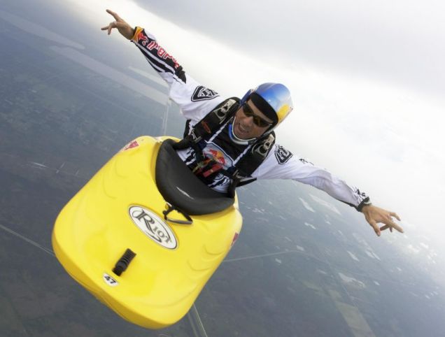 Skyaking - the extreme sport of skydiving in a canoe Article-1267735673043-088F92B9000005DC-652534_636x482