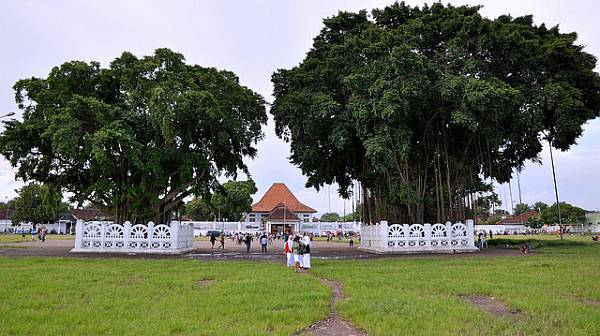 Permainan Unik di Alun-alun Kidul SSQXe6Rmks