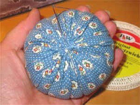 pique épingle au crochet Ob_7e3e7a_pique-epingles-en-boite-31