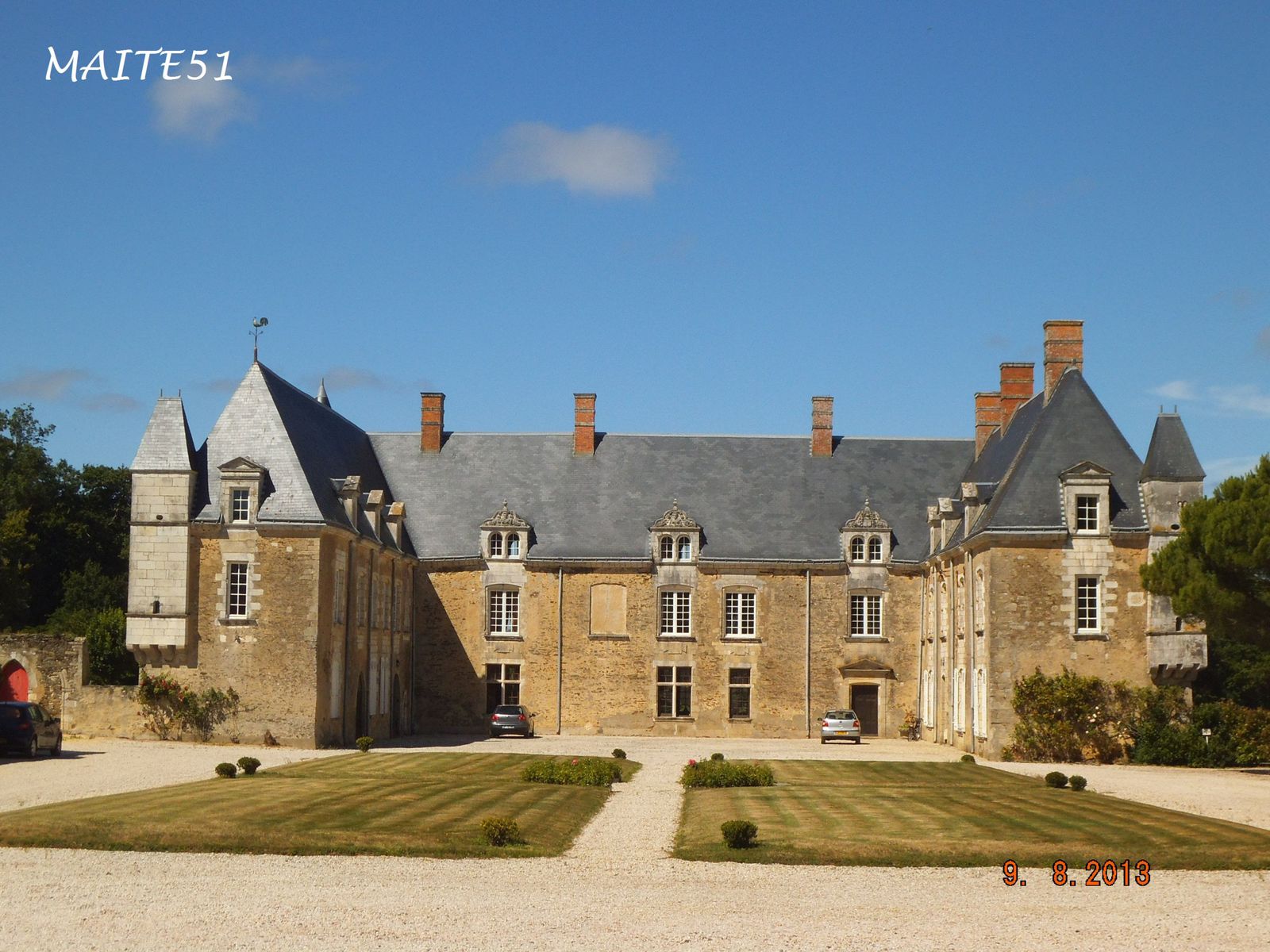 Les Chateaux de René no 19 Trouvé par Rodger Ob_acc274_chateau-de-beaumarchais-vendee