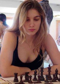 Certainement.. Parmi les plus belles joueuses d'échecs que vous allez découvrir Ob_e8cd2b_crete09-skripchenko