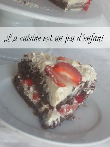 Gâteau au chocolat et aux fraises a la crème  Ob_c56aba_gatofraise-2