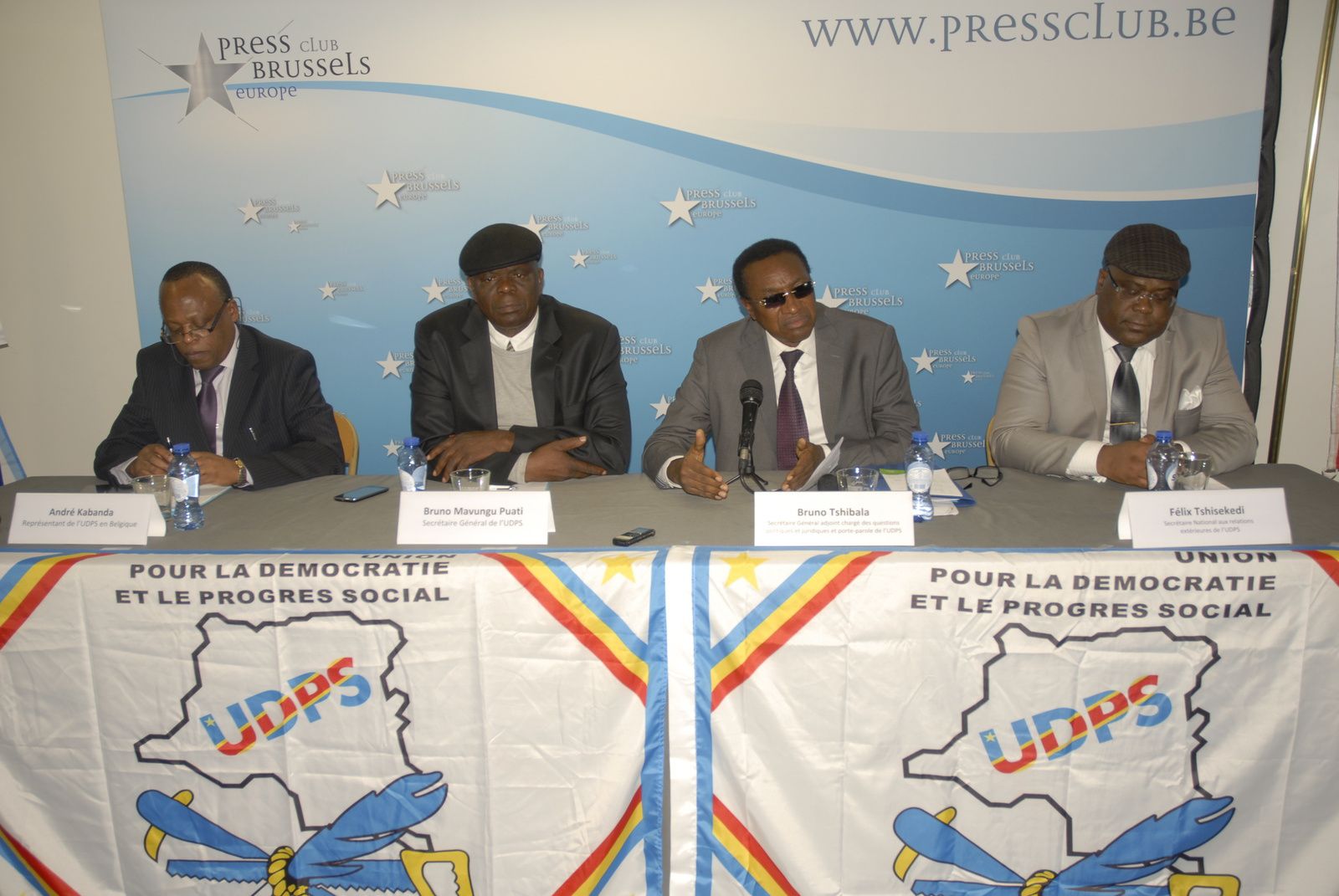 EN SOMMES-NOUS AUJOURD'HUI A NOUS SATISFAIRE D'UN "DIALOGUE" POUVOIR/OPPOSITION RÉDUIT A UNE CONFRONTATION "JK" VS TSHISEKEDI (ET SON UDPS) ? QUEL EST LE BON DIAGNOSTIC DE CE QUI SEMBLE SE PRÉPARER DEVANT NOUS ? - Page 10 Ob_d50947_udps-conference-de-press-bxl-cheikfita