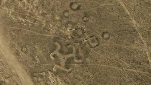Géoglyphes : plus de 50 "lignes de Nazca" découvertes au Kazakhstan grâce à Google Earth Ob_ad6602_un-des-glyphes-du-kazakhstan-67333-w30