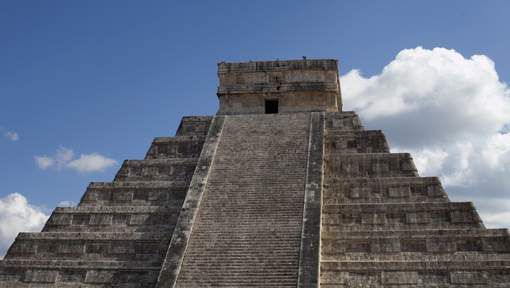 Mexique: Une pyramide de Chichén Itzá risque de s'effondrer Ob_5bb196_media-xll-7931038