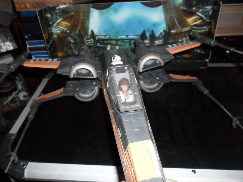 Collection n°182: janosolo kenner hasbro - Page 6 Ob_7b953c_poe-t-70-x-wing-fighter-2