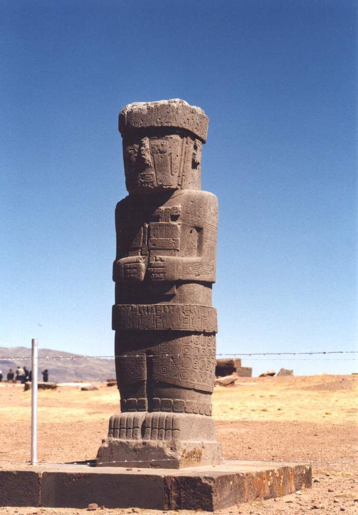 Stonehenge : les images que personne ne veut vous montrer  Ob_25285b_tiwanaku1